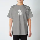 サワネチヒロのショップの落ち込む猫 Regular Fit T-Shirt