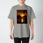 いとう家の夕日と少女 スタンダードTシャツ