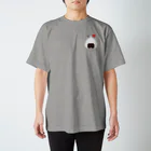 イラスト MONYAAT の🍙おにぎりのバッチA🍙 Regular Fit T-Shirt