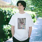 ｱﾄﾐｯｸﾓﾃﾞﾙ ﾄﾞｯｸﾞｽｸｰﾙのスケボー犬 Lands 1st Skateboarding Dog On The MOON Regular Fit T-Shirt