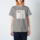 TwiFULLPress Shopの頭が赤い魚を食べた猫（よくばり） スタンダードTシャツ