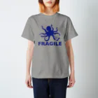 水島ひねのワレモノ注意（青） Regular Fit T-Shirt