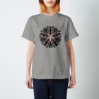 usa100の優美なレース模様 Regular Fit T-Shirt