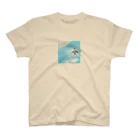 hamly hamuko.の空を泳ぐペンギン Regular Fit T-Shirt