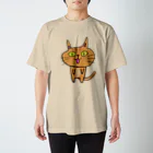 ぷりてぃーくりーちゃーずのスタンディング猫 スタンダードTシャツ