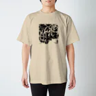 ねもとなおこの佇む、見つめる Regular Fit T-Shirt