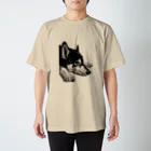 macomaco SUZURISTOREの何かを訴えるキュートな黒柴ちゃん Regular Fit T-Shirt