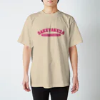 こまちのお部屋のかっこいい酒ヤクザTシャツ(英語)　ピンクロゴ Regular Fit T-Shirt