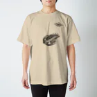 systema_naturaのかじられノイデスとかじりカリス Regular Fit T-Shirt