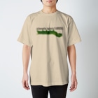 セセリのクロメンガタスズメの幼虫 Regular Fit T-Shirt