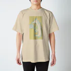 kasumiyolosiyomisuの白馬と花 Regular Fit T-Shirt