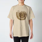 キャットタング鈴原のさちおくんと巻貝 Regular Fit T-Shirt