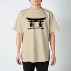 松や SUZURI店のJapanese Tori-i gete Regular Fit T-Shirt