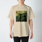 sagasimonoのAru Syokubutu no Aru Fuukei Regular Fit T-Shirt