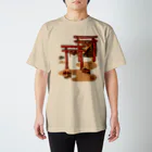 花日和 畳の鳥居と張り子犬 Regular Fit T-Shirt