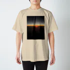 びーんのお店の雲の上の朝日 スタンダードTシャツ