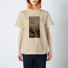 世界の絵画アートグッズの狩野 芳崖 《獅子図》 Regular Fit T-Shirt