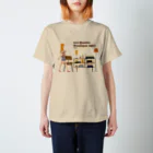 Quatre IllustrationのLQB1967_07_雑貨と女性 スタンダードTシャツ