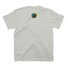 にゃっく -NecoKnickKnack-の空降街猫Tシャツ(背面円形) Regular Fit T-Shirtの裏面