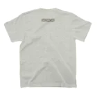 トケのヒグマ　(茶色） Regular Fit T-Shirtの裏面