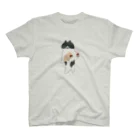 SUIMINグッズのお店の【中・フチあり】はまちの握り寿司を前のめりに運ぶねこ Regular Fit T-Shirt