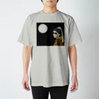 お寿司の真珠の耳飾りのサングラス少女 -girl with a pearl earring & sunglasses- Regular Fit T-Shirt