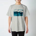 深夜の山奥のふゆのしろはうつくしい Regular Fit T-Shirt