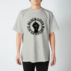 金融投資デザイン　カマラオンテ-ムラサキのBlack lives matter peace Regular Fit T-Shirt