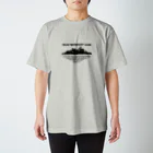 リトロックの世界中の山(モノクロ) Regular Fit T-Shirt