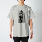akane_art（茜音工房）のモノクロチワワ（あくび） Regular Fit T-Shirt