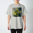 hugging love ＋《ハギング ラブ プラス》のyellow lily 1 スタンダードTシャツ