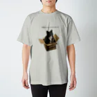 tamy  photoの可愛がってくれます？　ブランケット Regular Fit T-Shirt