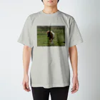 ひつじの佇む馬 Regular Fit T-Shirt