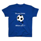 グリーンプラネットのどこにいるか当ててみて（サッカー編）白文字ver. スタンダードTシャツ