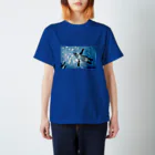 Sonna Kanjiのグッズの空飛ぶペンギン Regular Fit T-Shirt