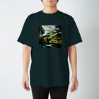 廃墟猫の夢の長年放置されたウォーター・スライダーの記憶 Regular Fit T-Shirt