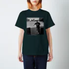 VJNOMU STOREのSMILE TEE -EXTENDED VER- Regular Fit T-Shirt