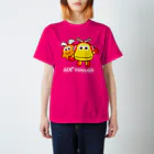 「ゆぅちゃんゴーちゃん」のグッズSHOPのゆぅ＆ゴーよこ並び（ロゴ白） Regular Fit T-Shirt