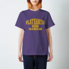 Mappila SHOPのカレッジ風(ミシガンカラー)　フラットアース FLATEARTH Regular Fit T-Shirt