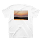 Osashimi’s Photo productのsunset2 夕焼け2 スタンダードTシャツの裏面