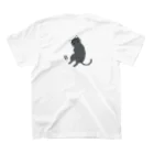 ゆるい世界のおもちゃに夢中な猫 スタンダードTシャツの裏面