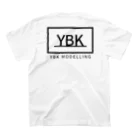 YBK ModellingのYBK Modelling 筆塗りロゴ スタンダードTシャツの裏面
