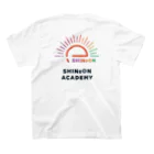 コレデ オンラインショップのSHINeON ACADEMY Regular Fit T-Shirtの裏面