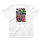 Loob Art Galleryのクリリン春 Regular Fit T-Shirtの裏面