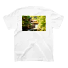 ハルティン<designed by an architect>のART×名建築 落水荘 Regular Fit T-Shirtの裏面