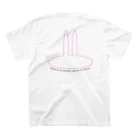 ピンクうさぎと。の前も後ろもピンクうさぎ Regular Fit T-Shirtの裏面