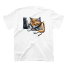 RaVaの犬と猫 Regular Fit T-Shirtの裏面