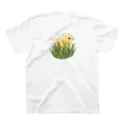 ゆるい生き物イラストグッズの草に隠れるひよこ スタンダードTシャツの裏面