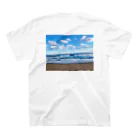 サトムギの海 Regular Fit T-Shirtの裏面