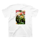 かぴばらのFLOWERS-蕾- Regular Fit T-Shirtの裏面